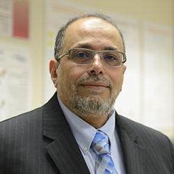Khaled Elleithy, dean of the undergraduate College of Engineering, 业务, and Education